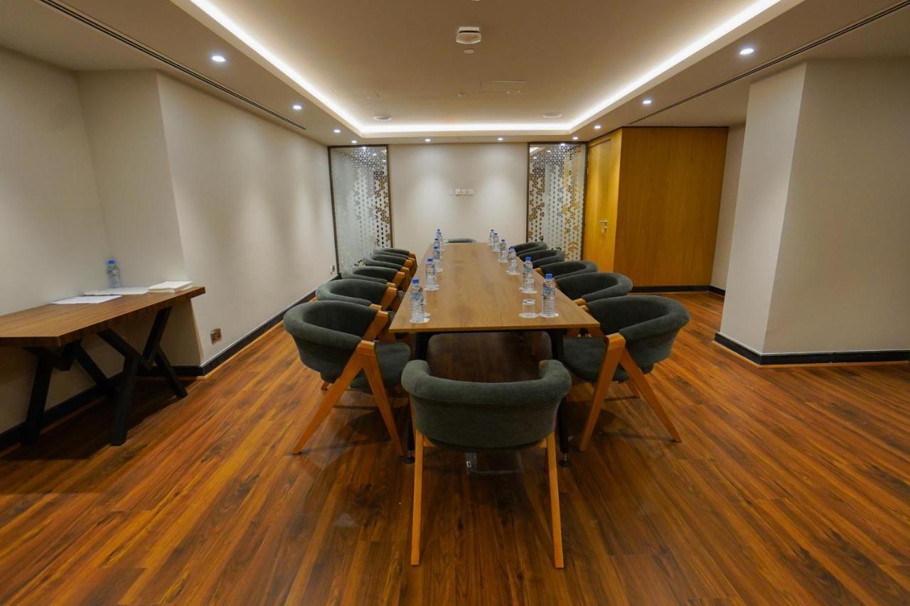 The Grand Lux Hotel Doha Exterior foto Meeting room at the hotel